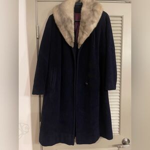 Vintage 1950s Wool coat with Fur Collar Large